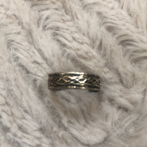 Toe ring, silver & black, adjustable - Picture 2 of 12